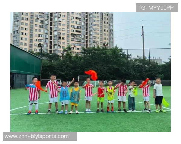 提升孩子运动能力上海幼儿足球培训助力快乐成长与团队合作精神培养